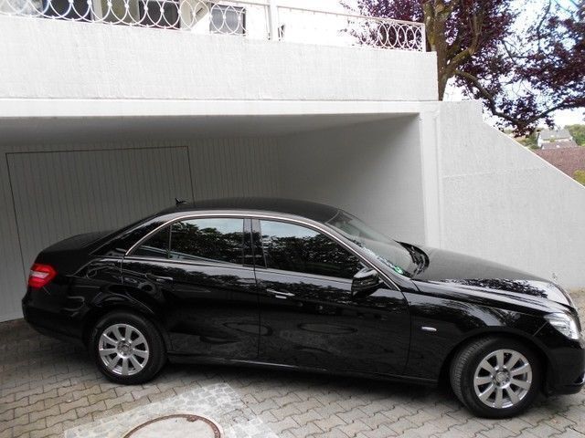 Gebraucht Mercedes E220 170 PS (125 kW) 2009 Andere farbe Limousine
