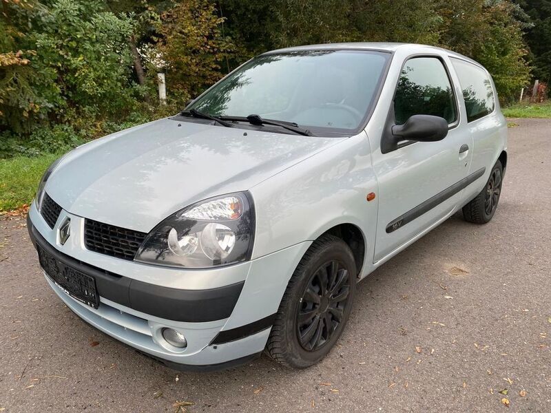 Blau Gebraucht 2002 Renault Clio II Authentique Limousine | 2.600 € (Fairer Preis) - Bild 1/4