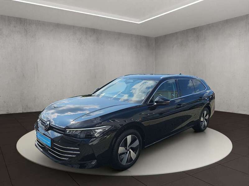 Grenadillschwarz metallic Gebraucht 2024 VW Passat Business Kombi | 34.800 € (Fairer Preis) - Bild 1/4