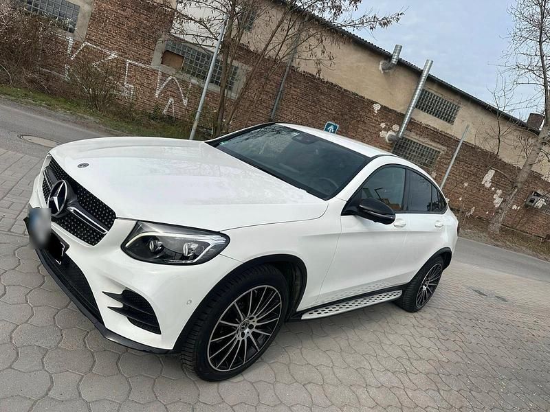 Gebraucht Mercedes GLC250 204 PS (150 kW) 2018 Weiß Limousine