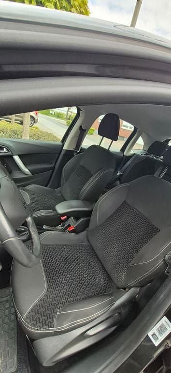 Second-hand Citroën C3 Exclusive 95 CP (69 kW) 2010 Negru Berlinǎ