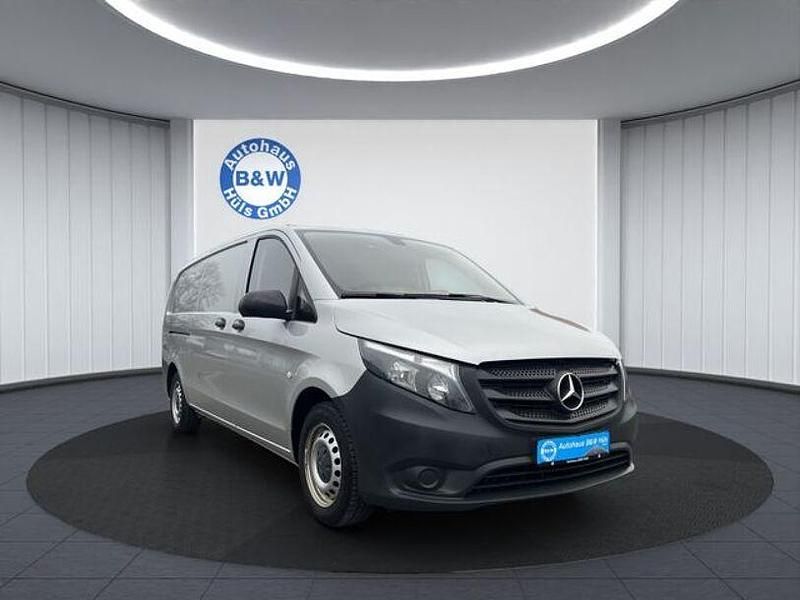 Silber Gebraucht 2019 Mercedes Vito Van / Kleinbus | 18.199 € (Superpreis) - Bild 1/4