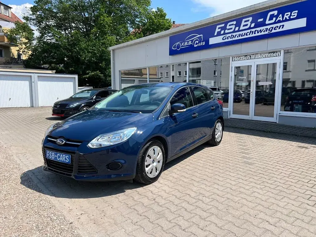 Gebraucht Ford Focus Ambiente 101 PS (74 kW) 2014 Blau Limousine