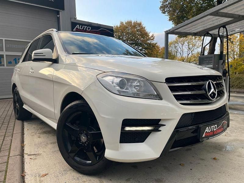 Weiß Gebraucht 2011 Mercedes ML250 AMG SUV | 15.990 € (Fairer Preis) - Bild 1/4