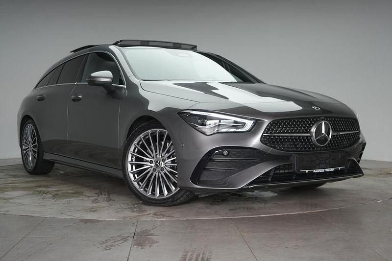 Grau Gebraucht 2025 Mercedes CLA200 Shooting Brake Advanced Kombi | 35.990 € - Bild 1/4