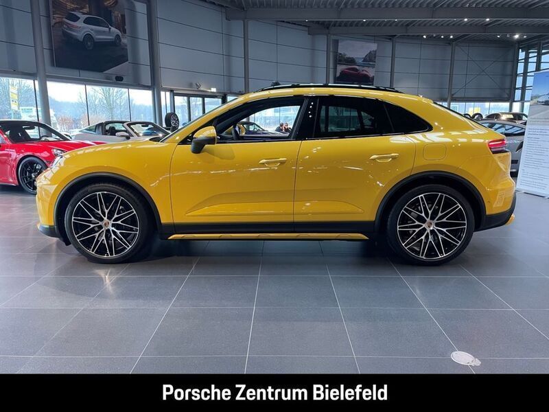 Usata Porsche Macan 300 kW (408 CV) 2024 Giallo SUV