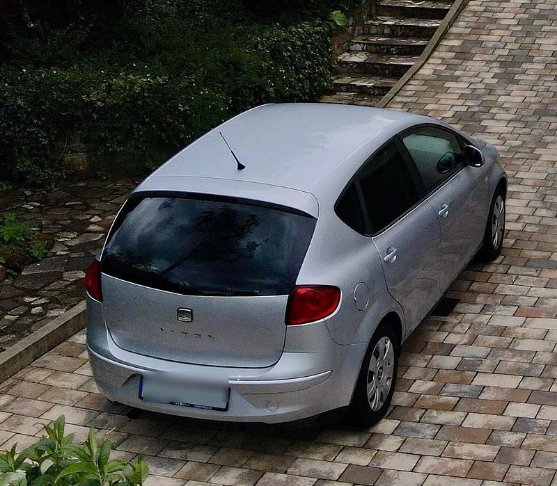 Grau Gebraucht 2009 Seat Altea Van / Kleinbus | 4.000 € (Fairer Preis) - Bild 1/1