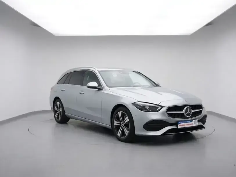 Gebraucht Mercedes C200 Avantgarde 163 PS (119 kW) 2022 Silber Limousine