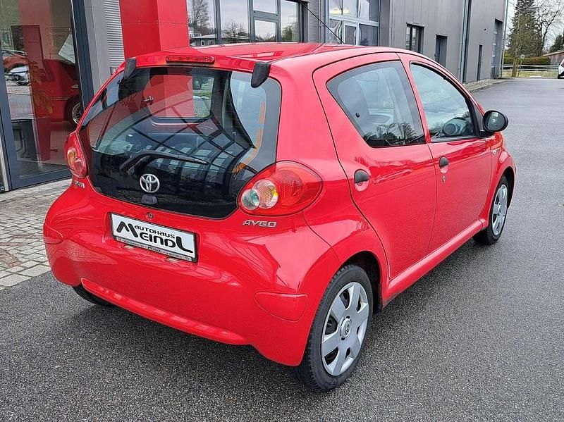 Gebraucht Toyota Aygo Basis 68 PS (50 kW) 2008 Super red Kleinwagen
