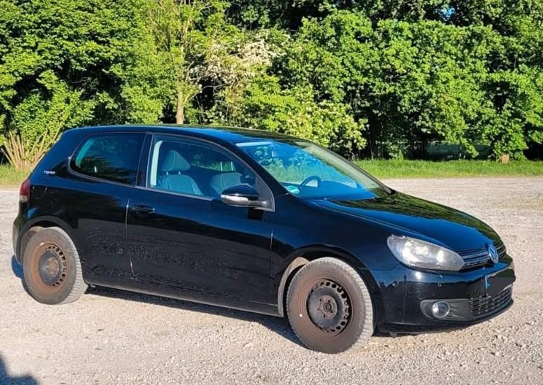 Schwarz Gebraucht 2011 VW Golf VI Kleinwagen | 3.000 € (Guter Preis) - Bild 1/4