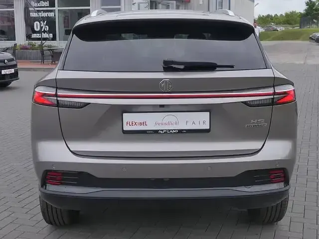 Neu MG HS Luxury 224 PS (164 kW) 2026 Silber SUV
