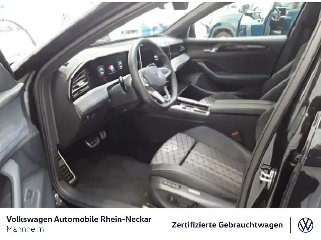 Gebraucht VW Passat R-line 150 PS (110 kW) 2025 Grenadillschwarz metallic Kombi