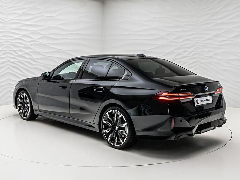 Gebraucht BMW 520 M Sport 197 PS (144 kW) 2025 Schwarz Limousine