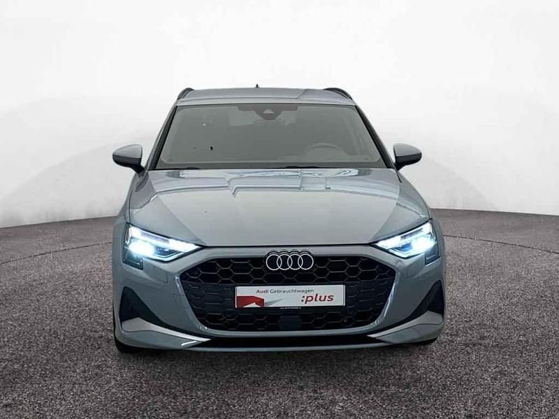 Second-hand Audi A3 Advanced Plus 204 CP (150 kW) 2025 Gri Berlinǎ
