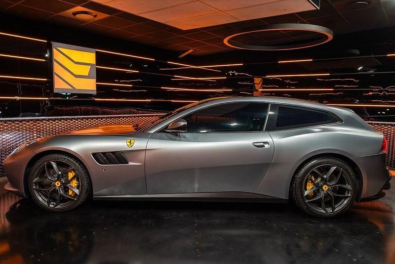 Gebraucht Ferrari GTC4Lusso 610 PS (448 kW) 2017 Grau Kombi