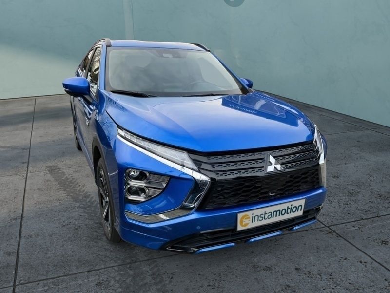 Blau Gebraucht 2022 Mitsubishi Eclipse Cross Plus SUV | 25.600 € (Fairer Preis) - Bild 1/4