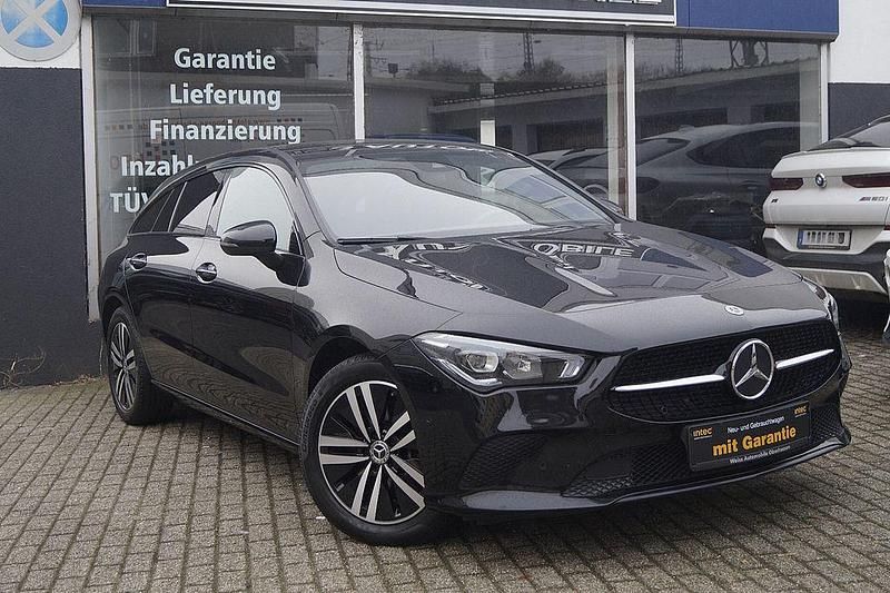 Gebraucht Mercedes CLA220 190 PS (139 kW) 2022 Schwarz Limousine