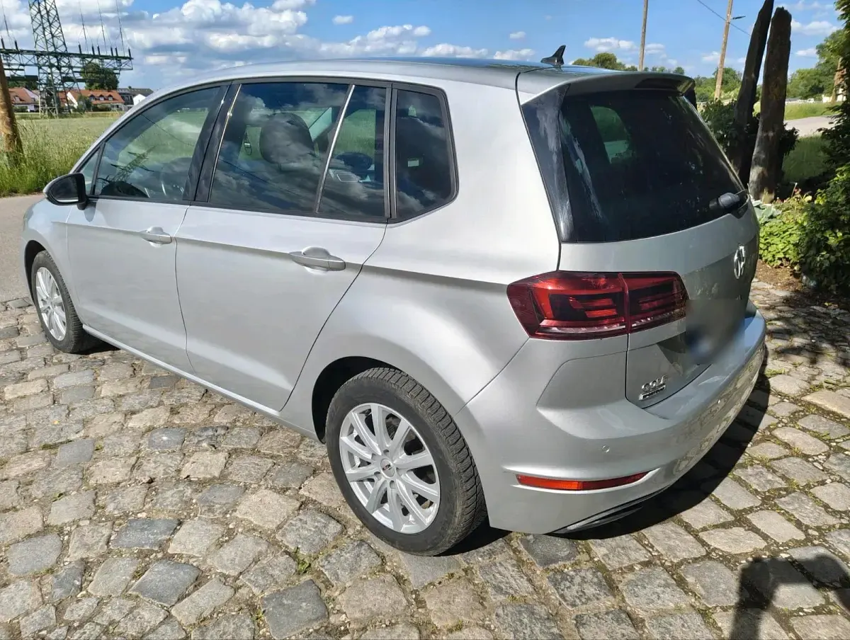 Gebraucht VW Golf VII 131 PS (96 kW) 2018 Silber Limousine