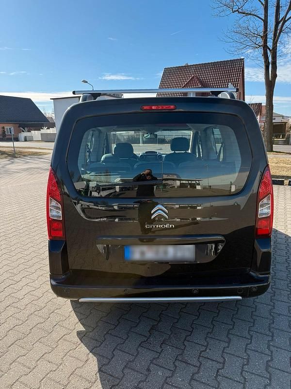 Gebraucht Citroën Berlingo 92 PS (67 kW) 2014 Schwarz Van / Kleinbus