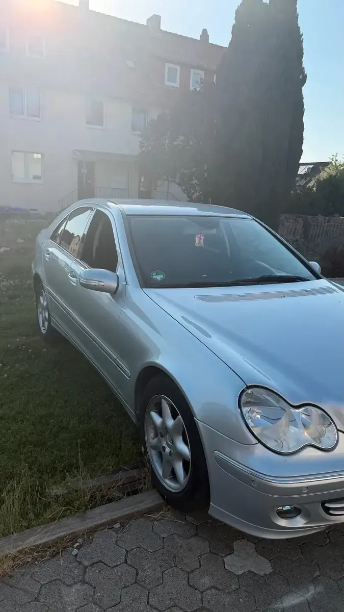 Gebraucht Mercedes C220 150 PS (110 kW) 2006 Grau Limousine