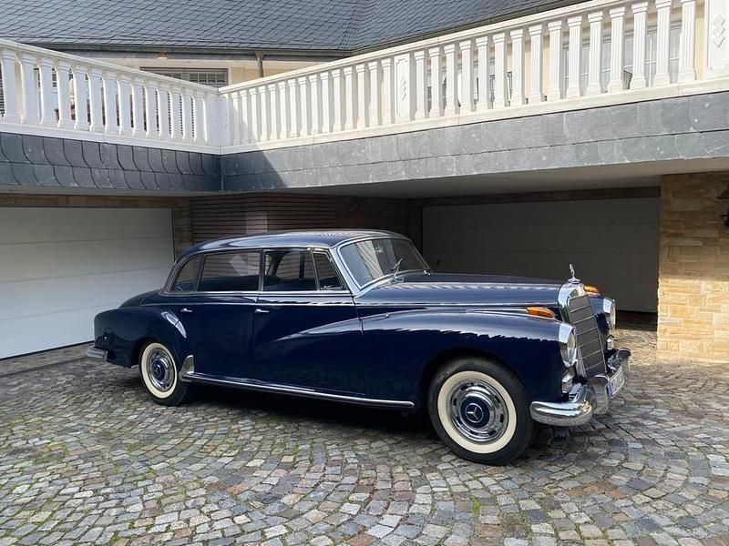 Blau Gebraucht 1960 Mercedes 300 Limousine | 74.000 € - Bild 1/4