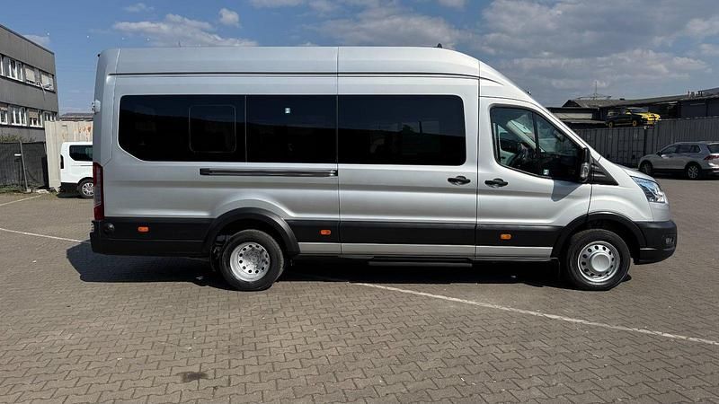 Second-hand Ford Transit 170 CP (125 kW) 2019 Argintiu Monovolum