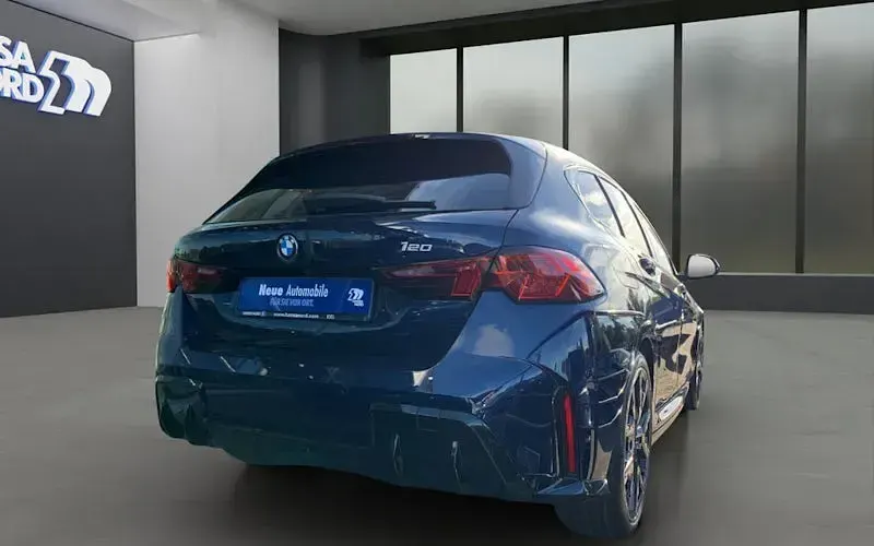 Używany BMW 120 Performance 170 KM (125 kW) 2025 Niebieski Hatchback