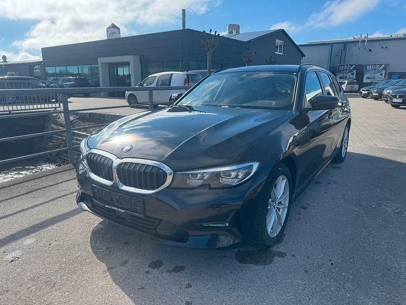 Gebraucht BMW 320 Advantage 190 PS (139 kW) 2021 Schwarz Kombi