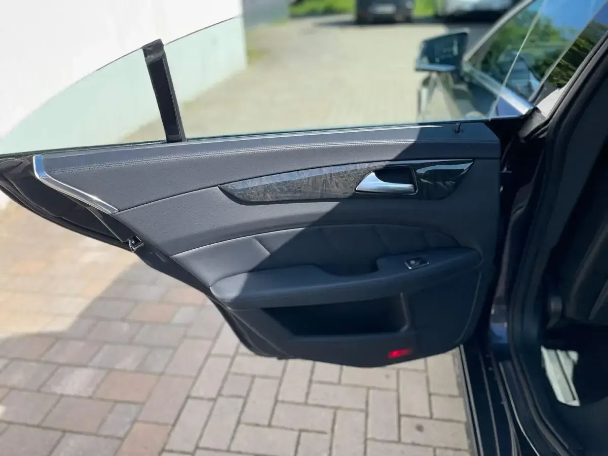 Gebraucht Mercedes CLS350 265 PS (194 kW) 2011 Grau Coupé
