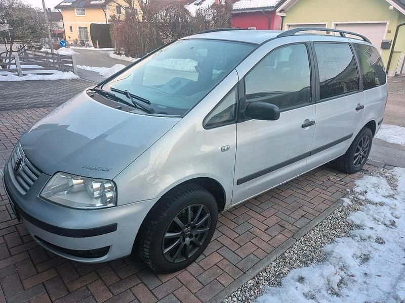 Gebraucht VW Sharan 150 PS (110 kW) 2001 Silber Van / Kleinbus