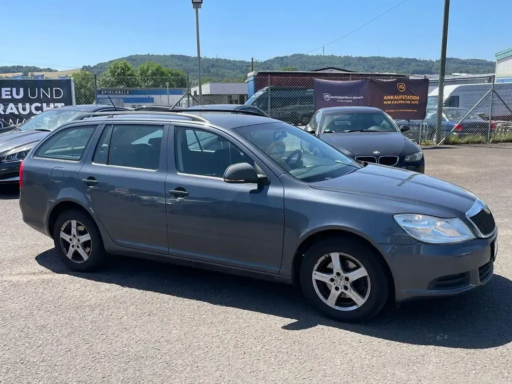 Gebraucht Skoda Octavia Elegance 122 PS (89 kW) 2011 Grau Limousine