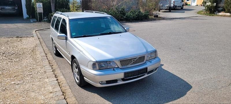 Gebraucht Volvo V70 140 PS (102 kW) 2000 Silber Kombi