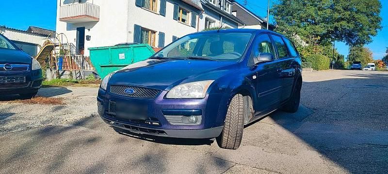 Blau Gebraucht 2007 Ford Focus Kombi | 1.600 € (Teuer) - Bild 1/4