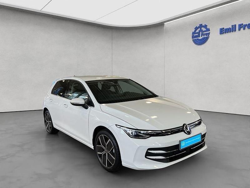 Weiß Gebraucht 2025 VW Golf VIII Style Limousine | 32.490 € (Teuer) - Bild 1/4