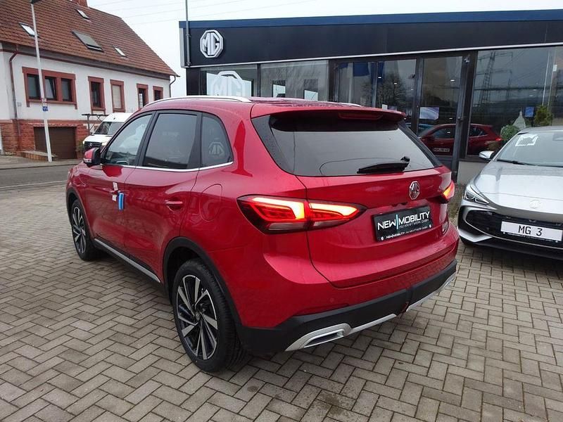 Neu MG ZS Luxury 197 PS (144 kW) 2025 Rot SUV