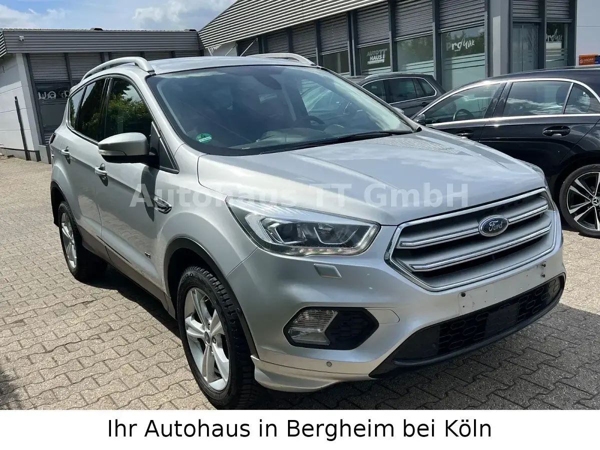 Gebraucht Ford Kuga Titanium 150 PS (110 kW) 2017 Silber SUV