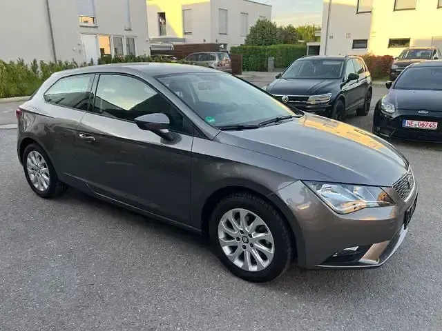 Gebraucht Seat Leon Style 140 PS (102 kW) 2014 Grau Limousine