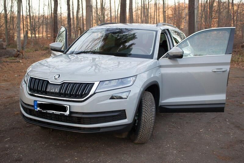 Grau Gebraucht 2020 Skoda Kodiaq Drive SUV | 29.000 € (Fairer Preis) - Bild 1/4