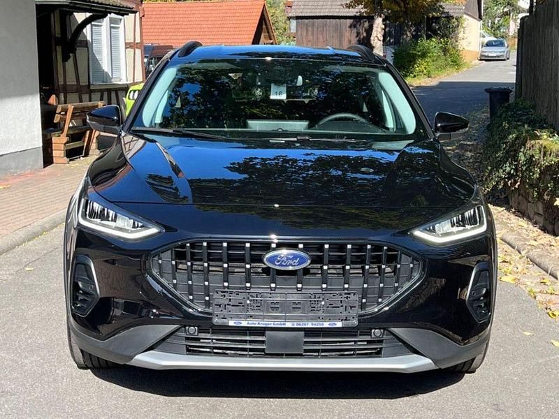 Gebraucht Ford Focus Active X 125 PS (91 kW) 2024 Schwarz Limousine