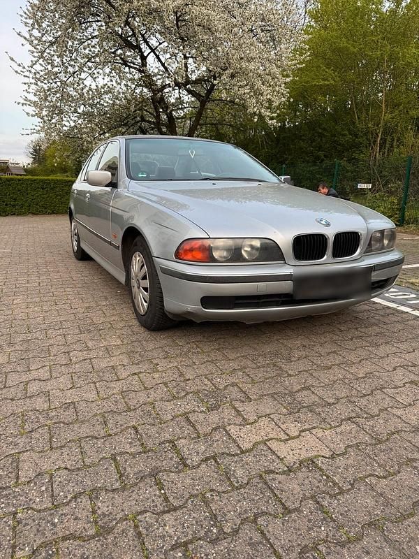 Gebraucht BMW 520 150 PS (110 kW) 1997 Silber Limousine