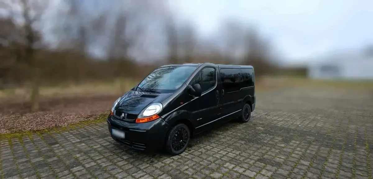 Gebraucht Renault Traffic 82 PS (60 kW) 2002 Schwarz Van / Kleinbus