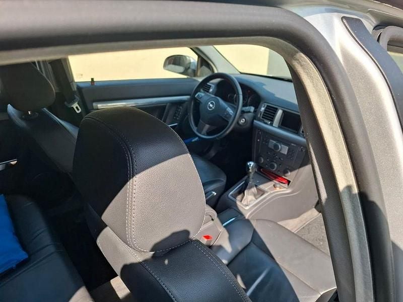 Gebraucht Opel Vectra Edition 155 PS (114 kW) 2006 Silber Limousine