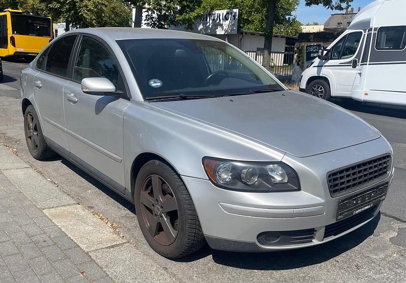 Grau Gebraucht 2006 Volvo S40 Limousine | 1.999 € (Guter Preis) - Bild 1/4