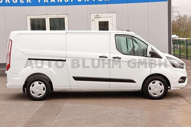 Second-hand Ford Transit Custom 131 CP (96 kW) 2023 Alb Monovolum