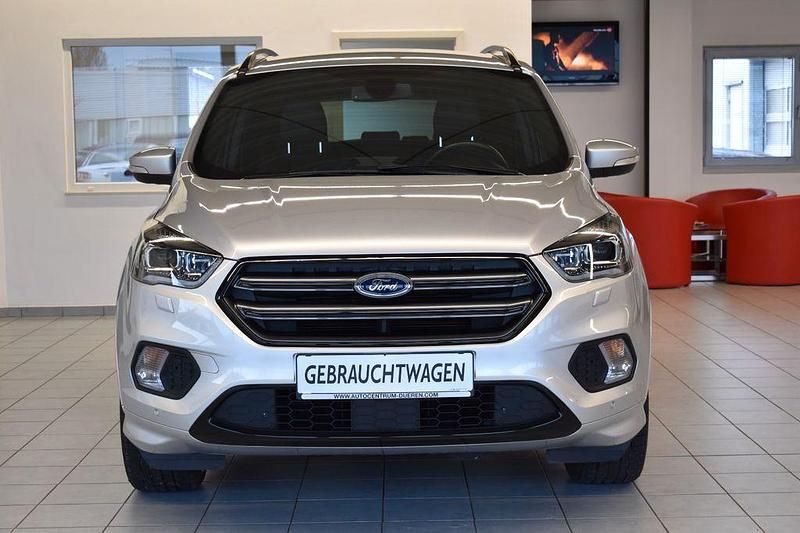 Gebraucht Ford Kuga ST-Line 120 PS (88 kW) 2019 Moondust silver met. SUV