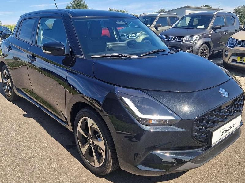 Neu Suzuki Swift Comfort+ 83 PS (61 kW) 2025 Pearl super black Limousine