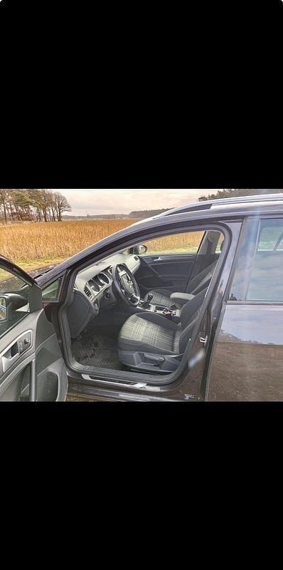 Second-hand VW Golf VII LOUNGE 105 CP (77 kW) 2015 Gri Break