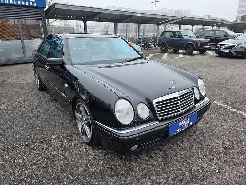 Gebraucht Mercedes E55 AMG AMG 503 PS (369 kW) 1988 Schwarz Limousine