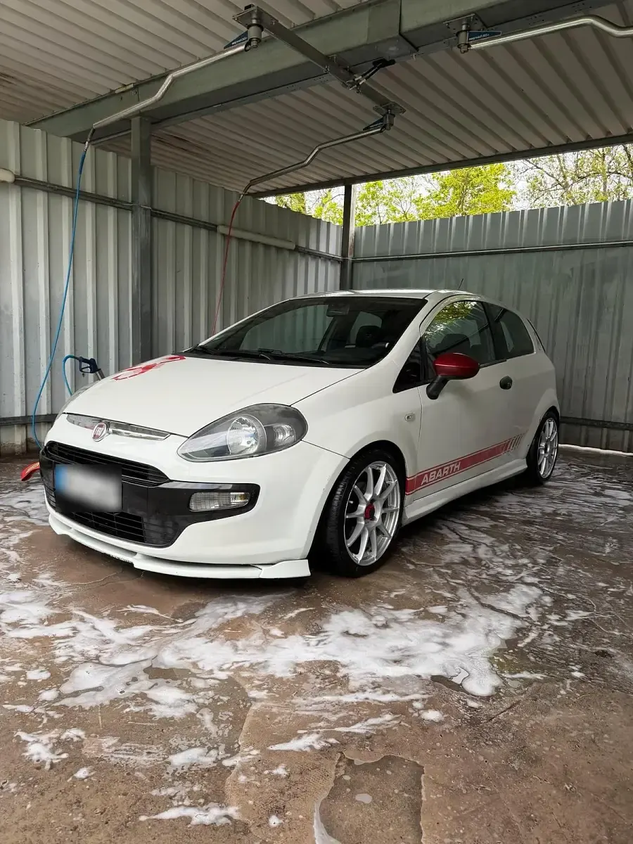 Gebraucht Fiat Grande Punto 69 PS (50 kW) 2011 Weiß Kleinwagen