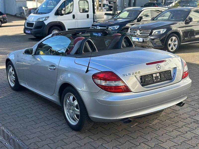 Second-hand Mercedes SLK200 163 CP (119 kW) 2004 Argintiu Cabrio